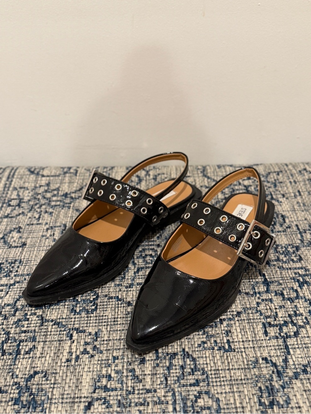 Steve Madden Black Grommet Buckle Straps Patent Leather Slingback Flats Size 6.5